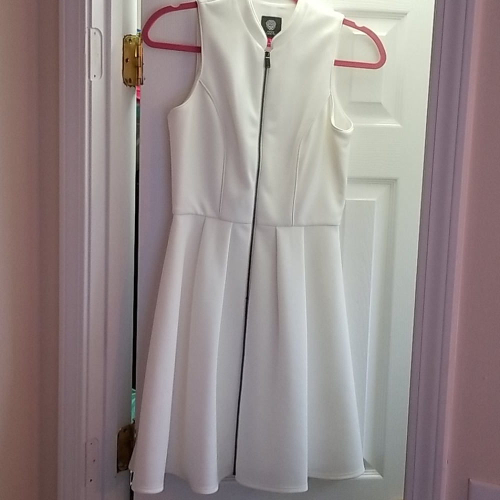 Vince Camuto White Sleeveless Dress - Picture 2 of 14